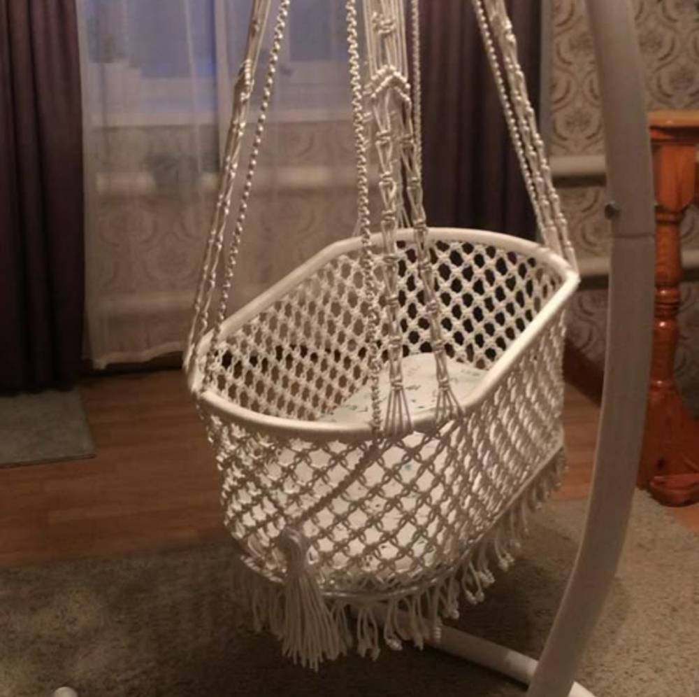 She Sold Her Late Son’s Crib at a Yard Sale — A Week Later, the Buyer Came Back With This