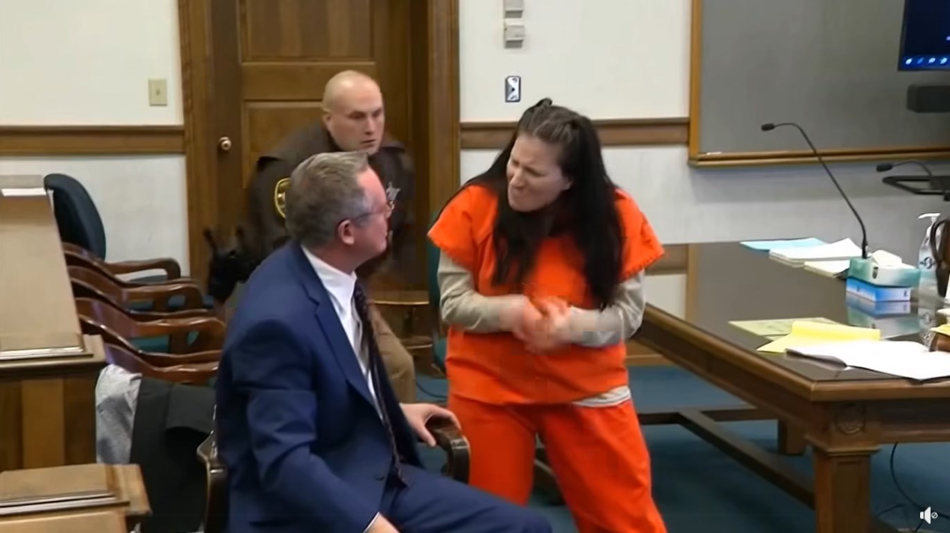 She appeared out of nowhere—barefoot, terrified, and alone. But when police arrived, she was