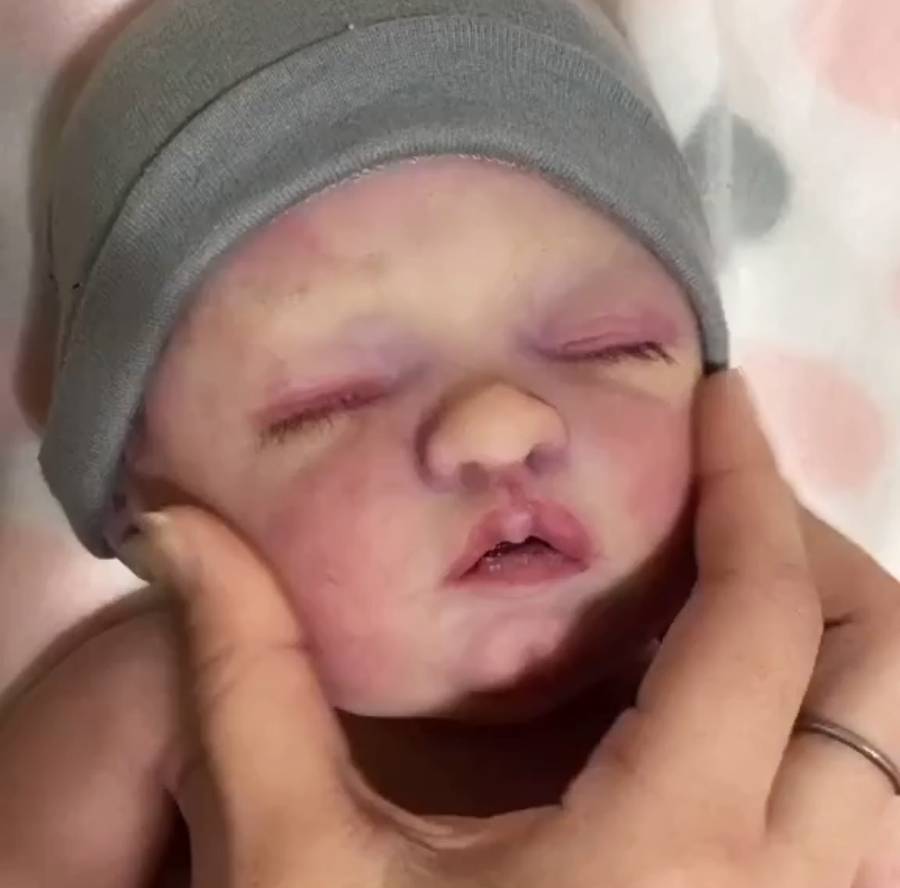 She Left a Baby in the Car With a Note — But It Wasn’t What Anyone Expected